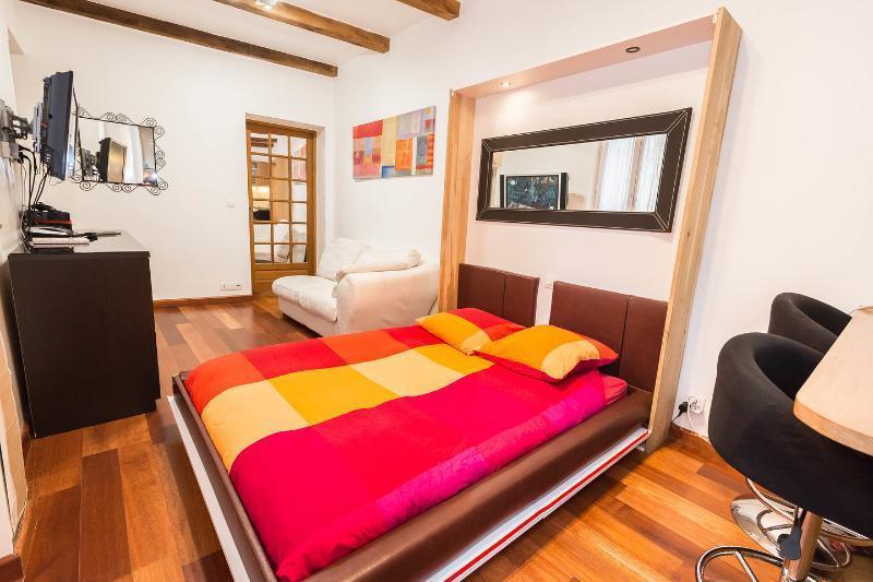 Abbesses Montmartre Apartment Parijs Kamer foto